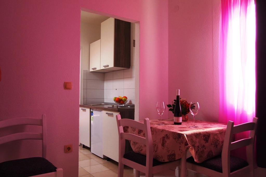 Apartment Old Town Makarska Værelse billede